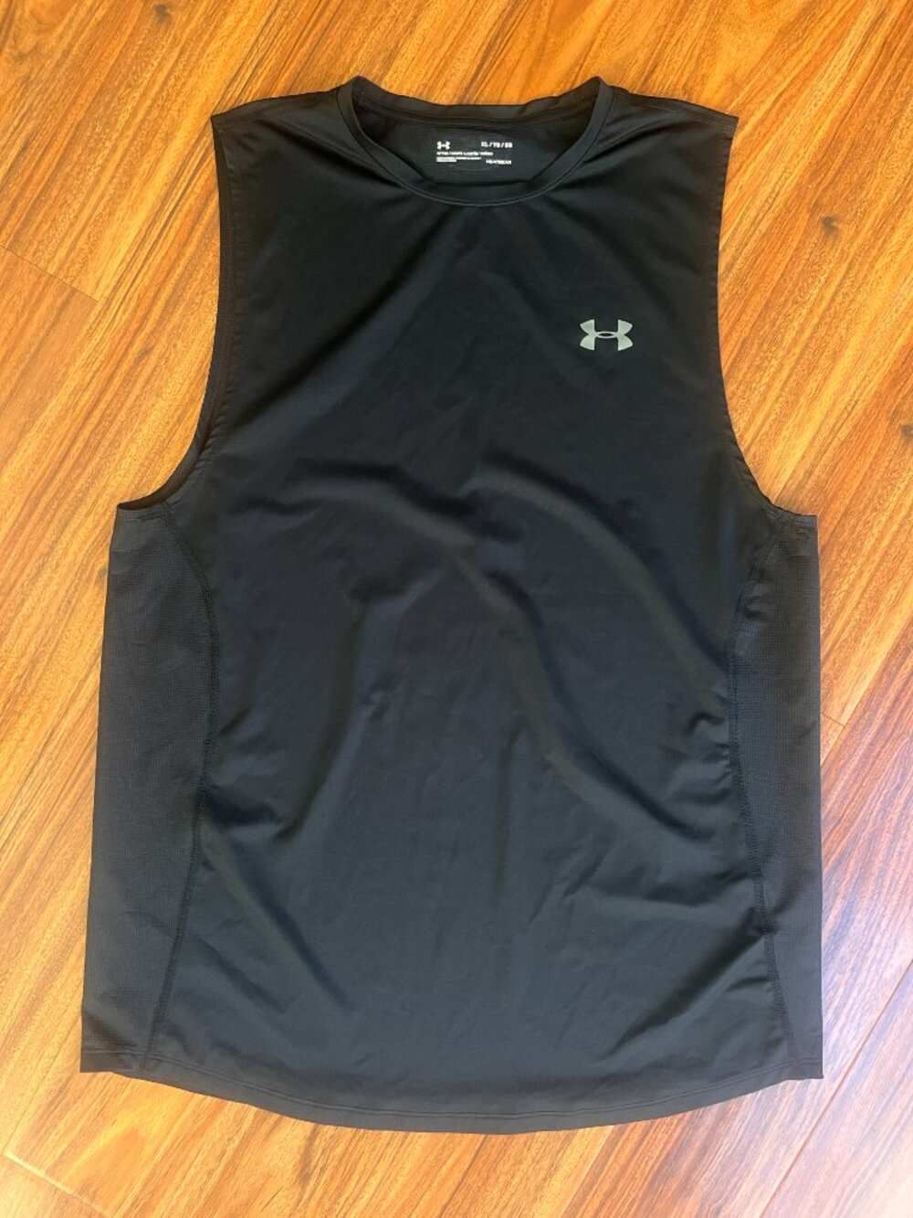 Under Armour HeatGear  Fitted Mesh Back Black Tank Top XL